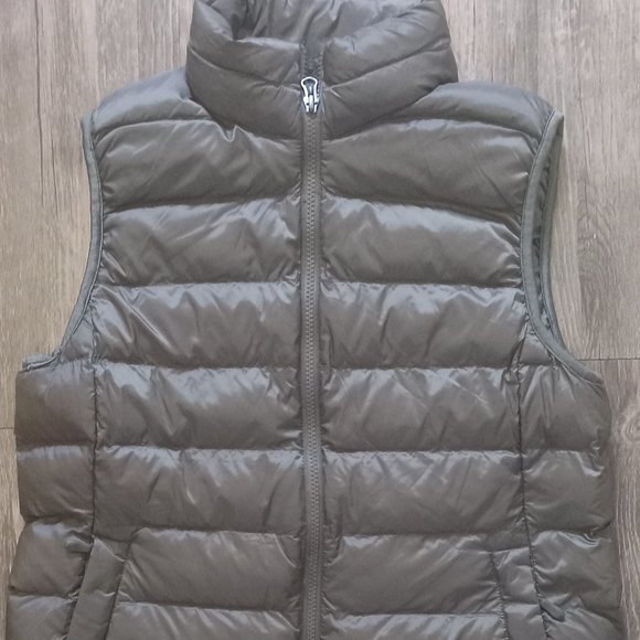 **FINAL SALE** NWT Vest (S) - Picture 1 of 2